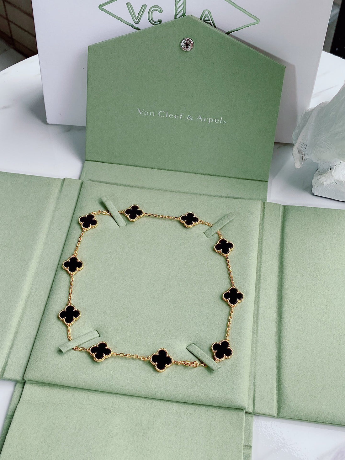 Quatrefoil Pendant Necklace, 10 Motifs, Yellow Gold Tone, Malachite