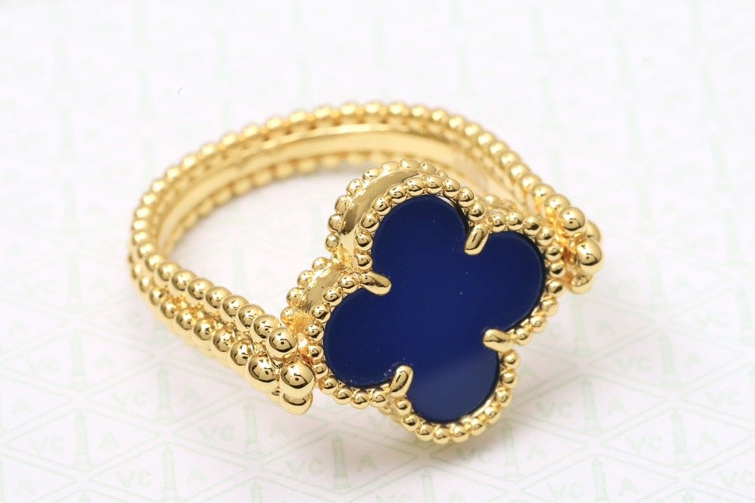 Quatrefoil Ring, Yellow Gold Tone, Agate