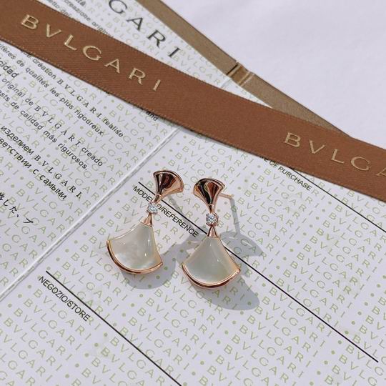 Fan-Motif Mother-of-Pearl Earrings, 18K Rose Gold Plated