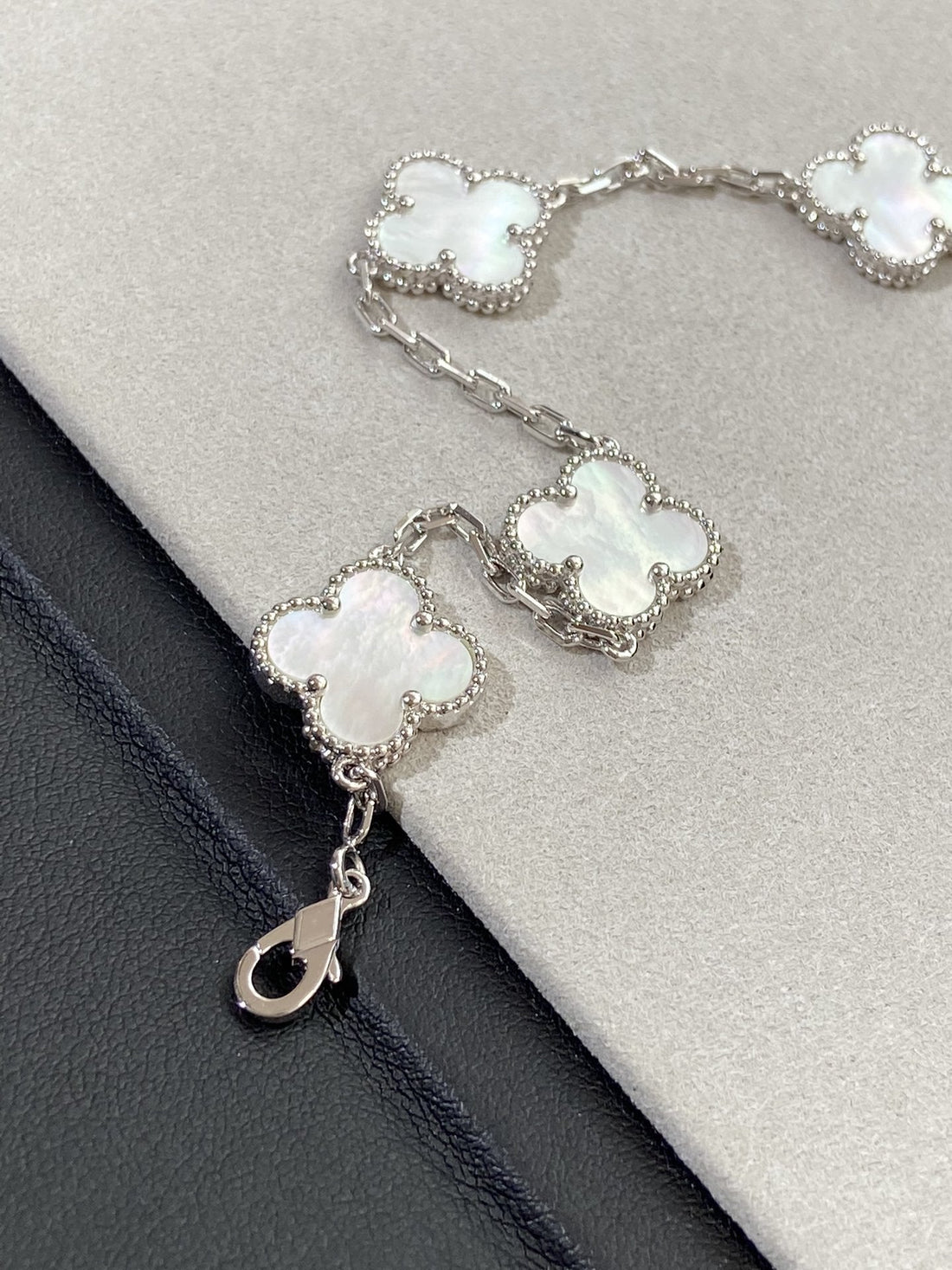 Quatrefoil 5 Motifs Bracelet, White Mother of Pearl