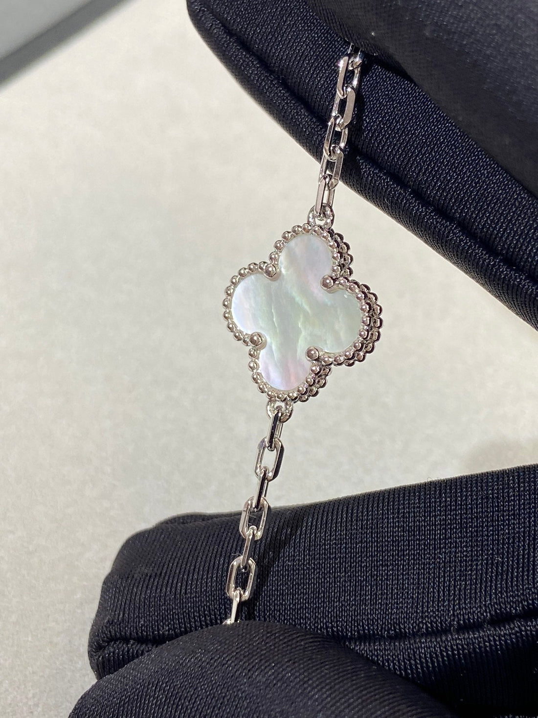 Quatrefoil 5 Motifs Bracelet, White Mother of Pearl