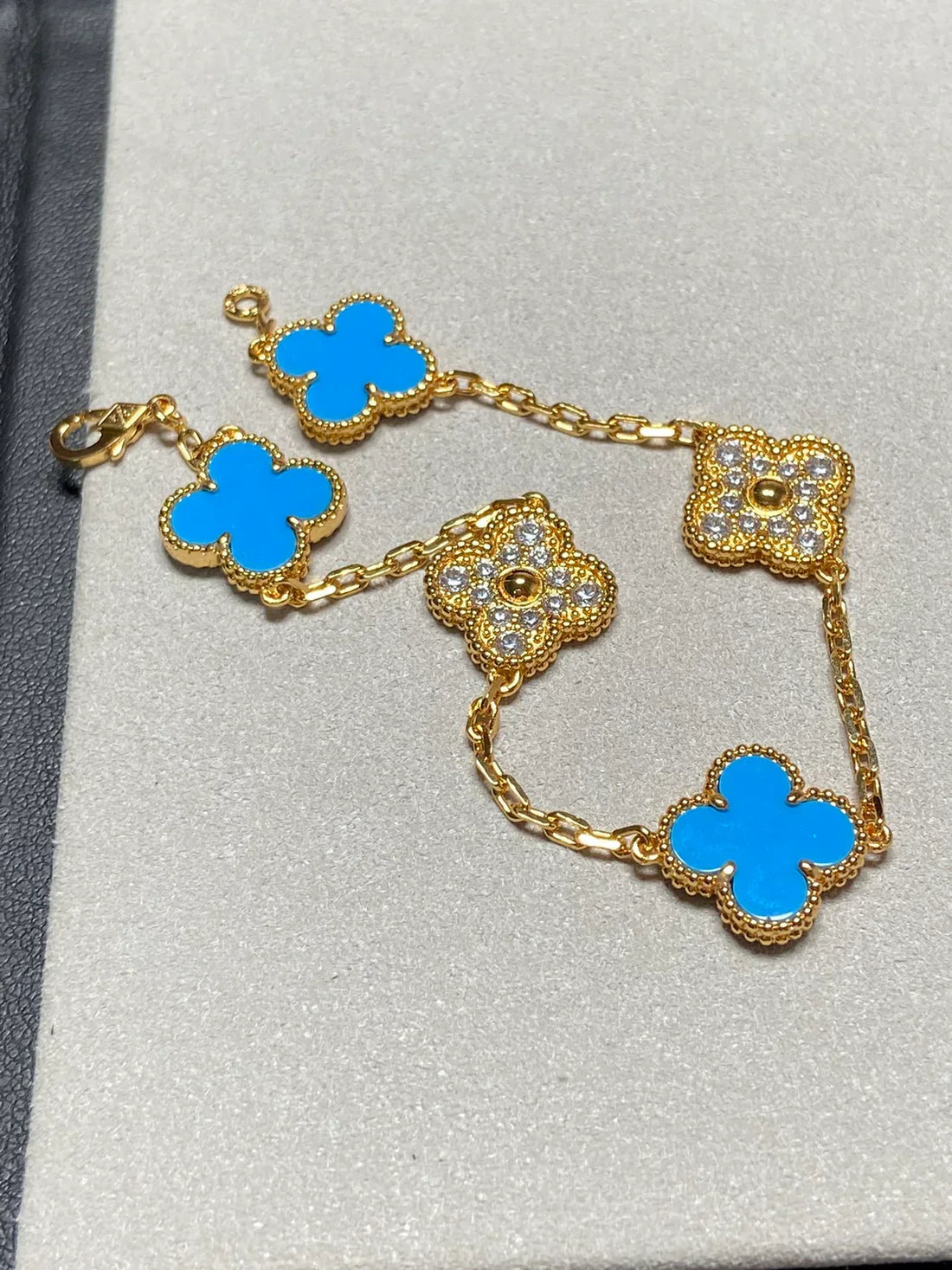 Quatrefoil 5 Motifs Bracelet, Blue Agate