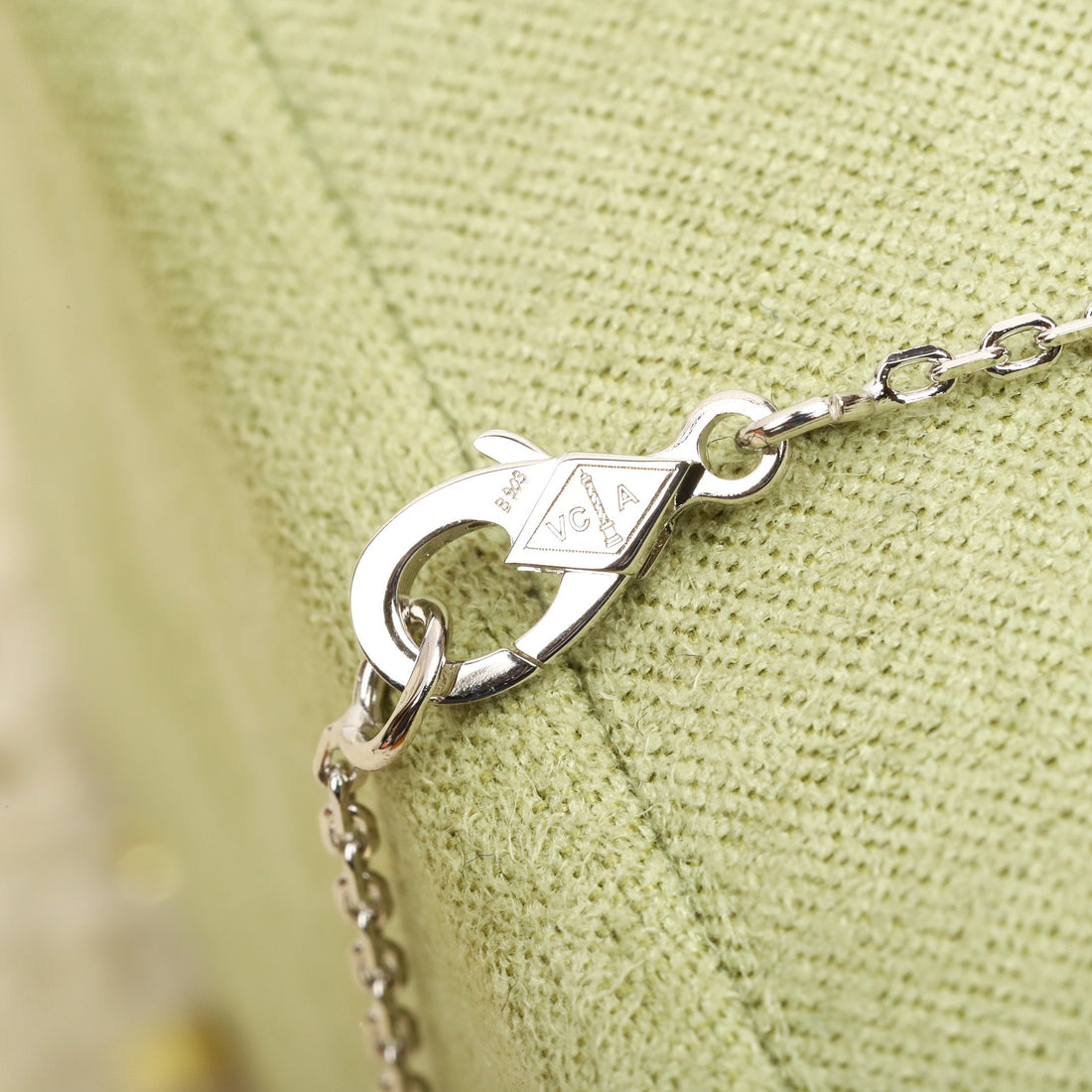 Quatrefoil Pendant Necklace