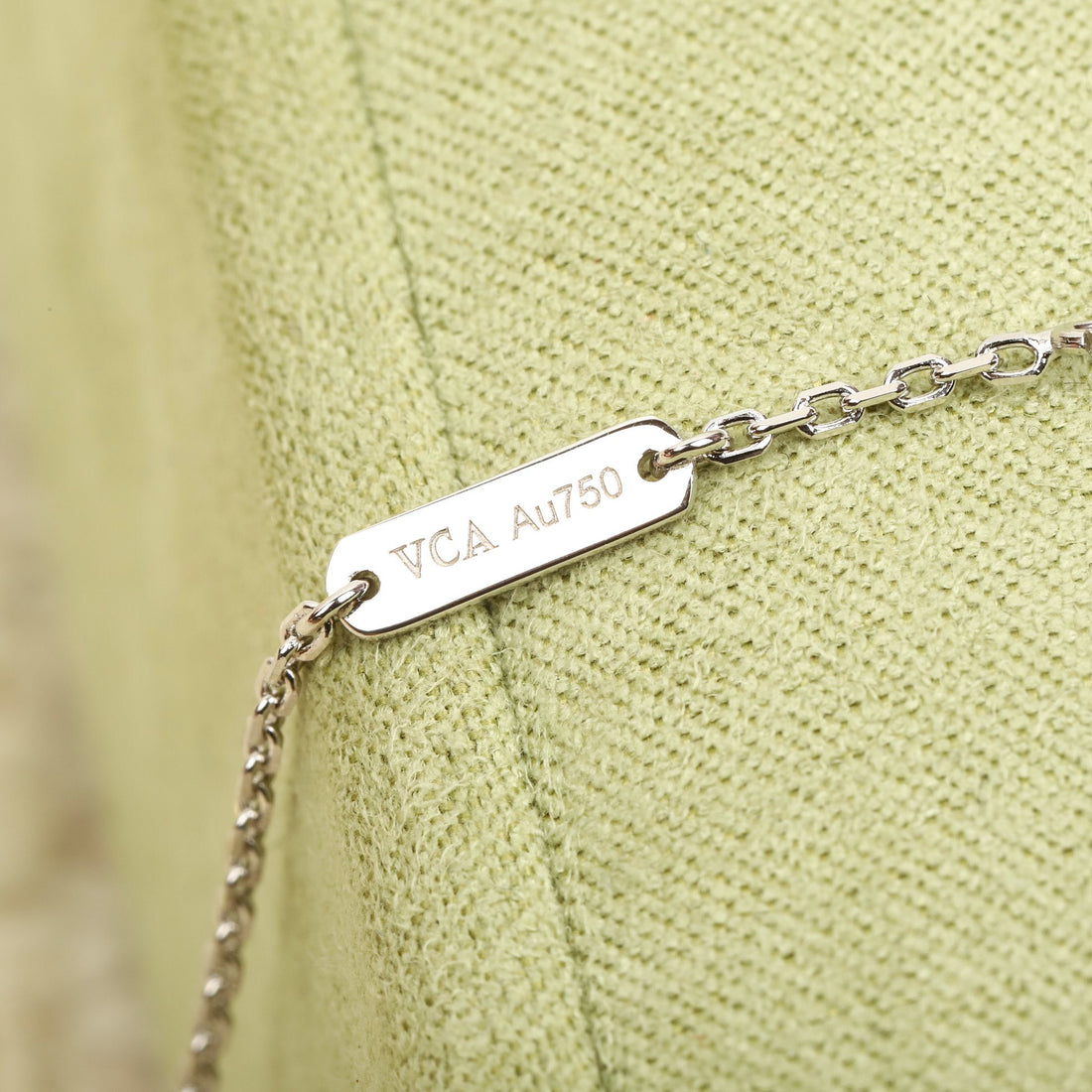 Quatrefoil Pendant Necklace