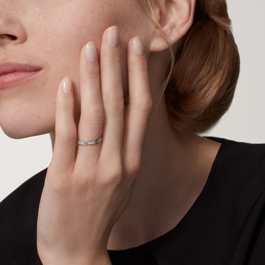 Screw-Motif Band Ring, Stone-Set, White Gold Tone