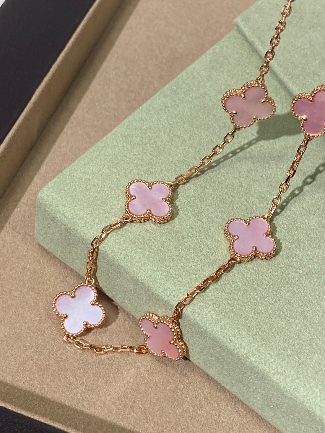 Quatrefoil Pendant Necklace, 10 Motifs, Rose Gold Tone, Malachite