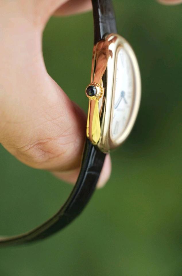 Oval Case Watch, 18K, Yellow Gold Tone, Small Model