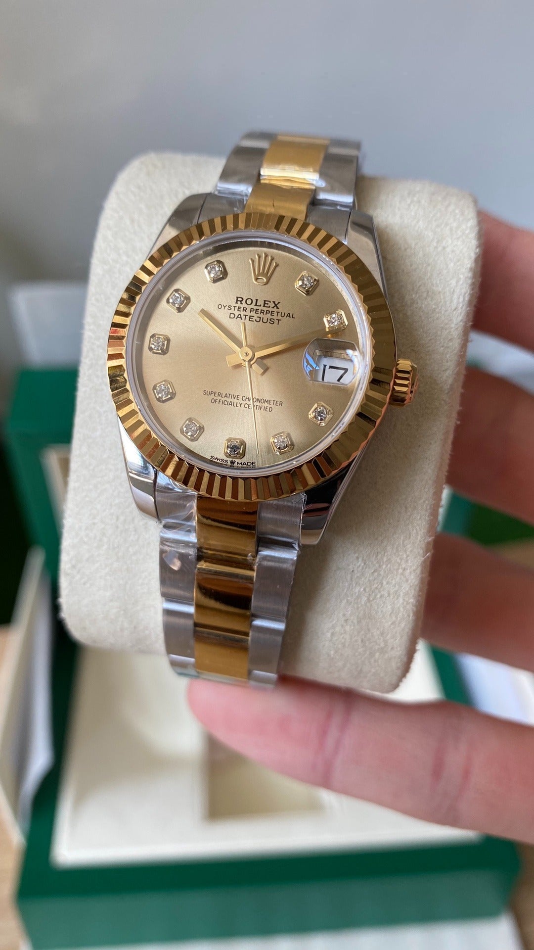 Classic Date Watch, Yellow Gold Tone, Steel, 28 mm