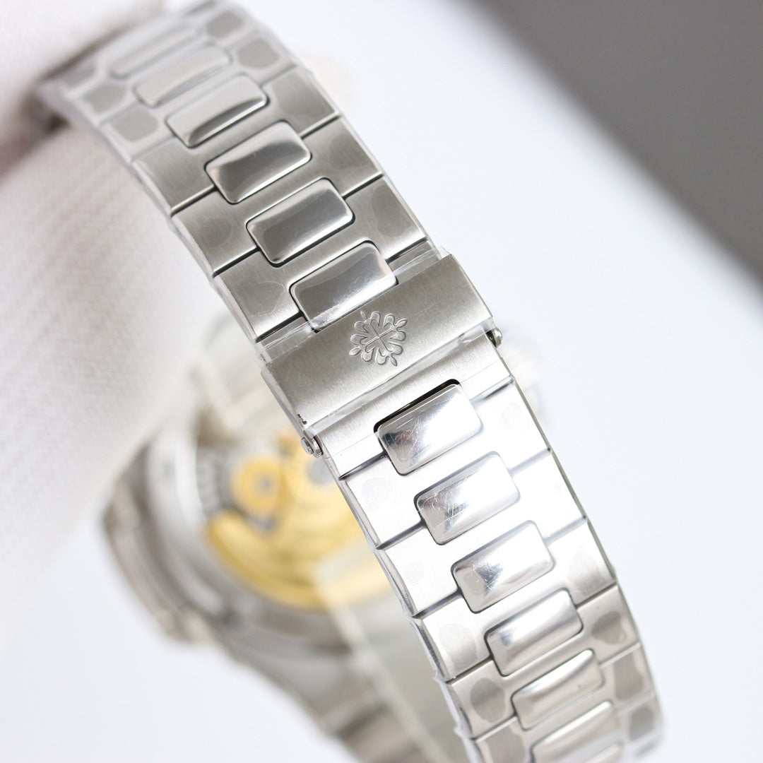 Porthole Case Watch, White Gold Tone, White, 41 mm
