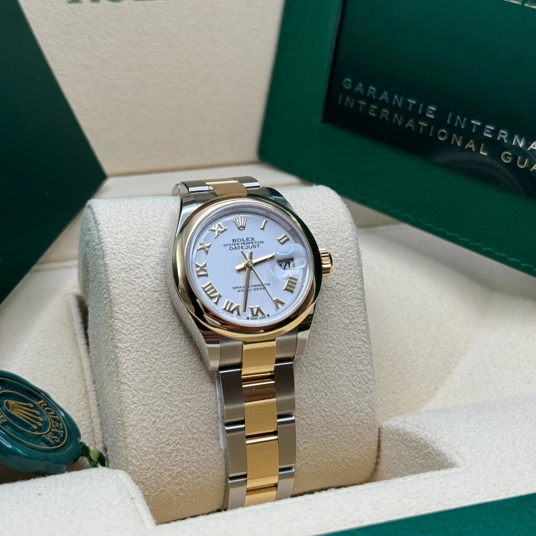Classic Date Watch, Yellow Gold Tone, Steel, 28 mm