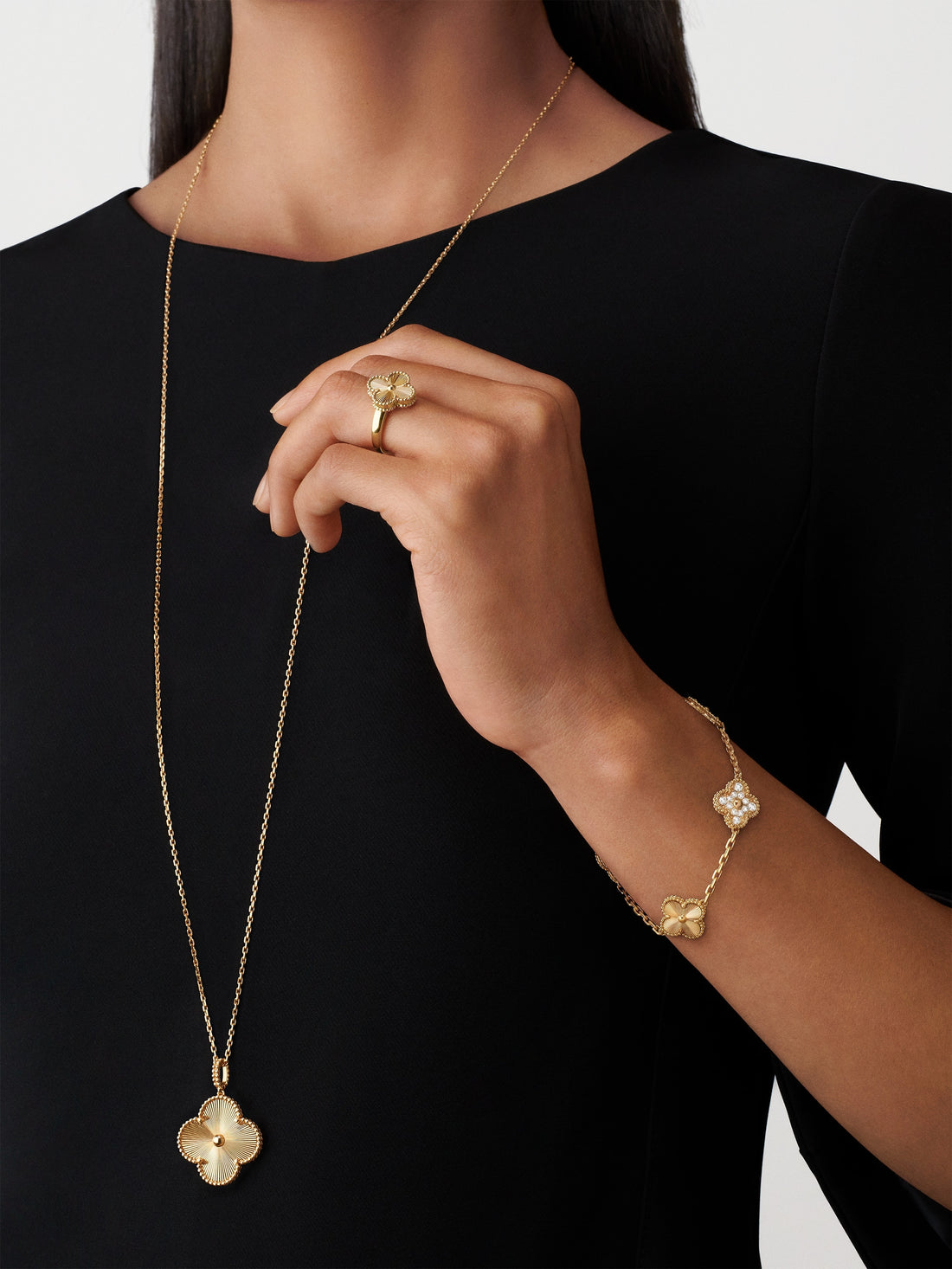 Quatrefoil Long Necklace, 1 Motifs, Yellow Gold Tone
