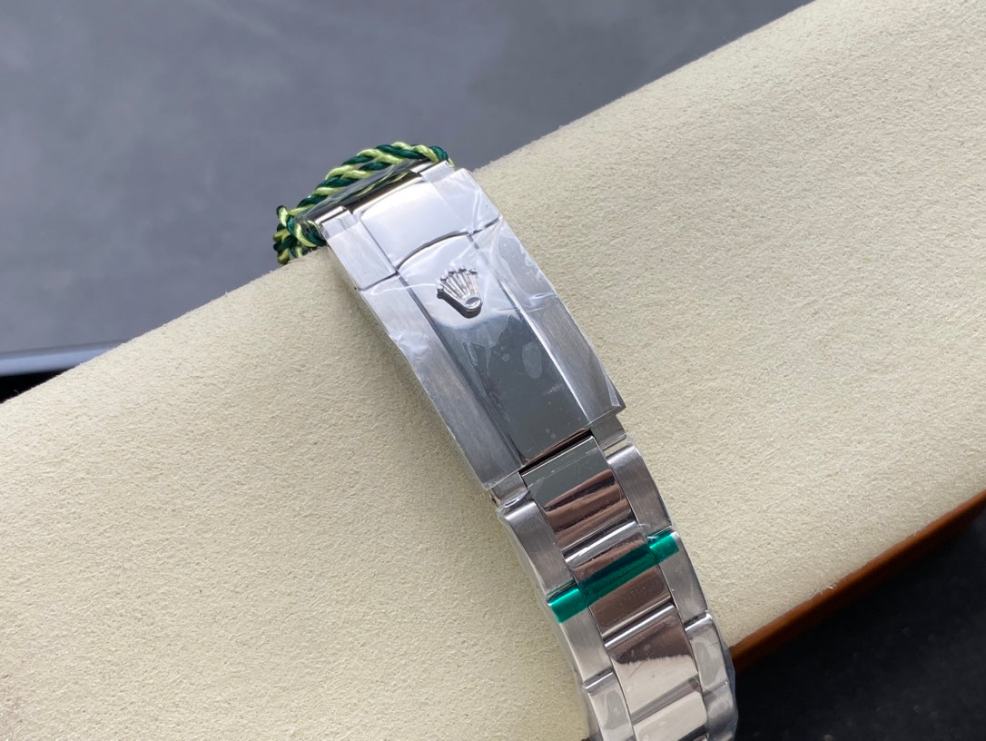 Classic Date Watch, White Gold Tone, Steel, White, 36 mm