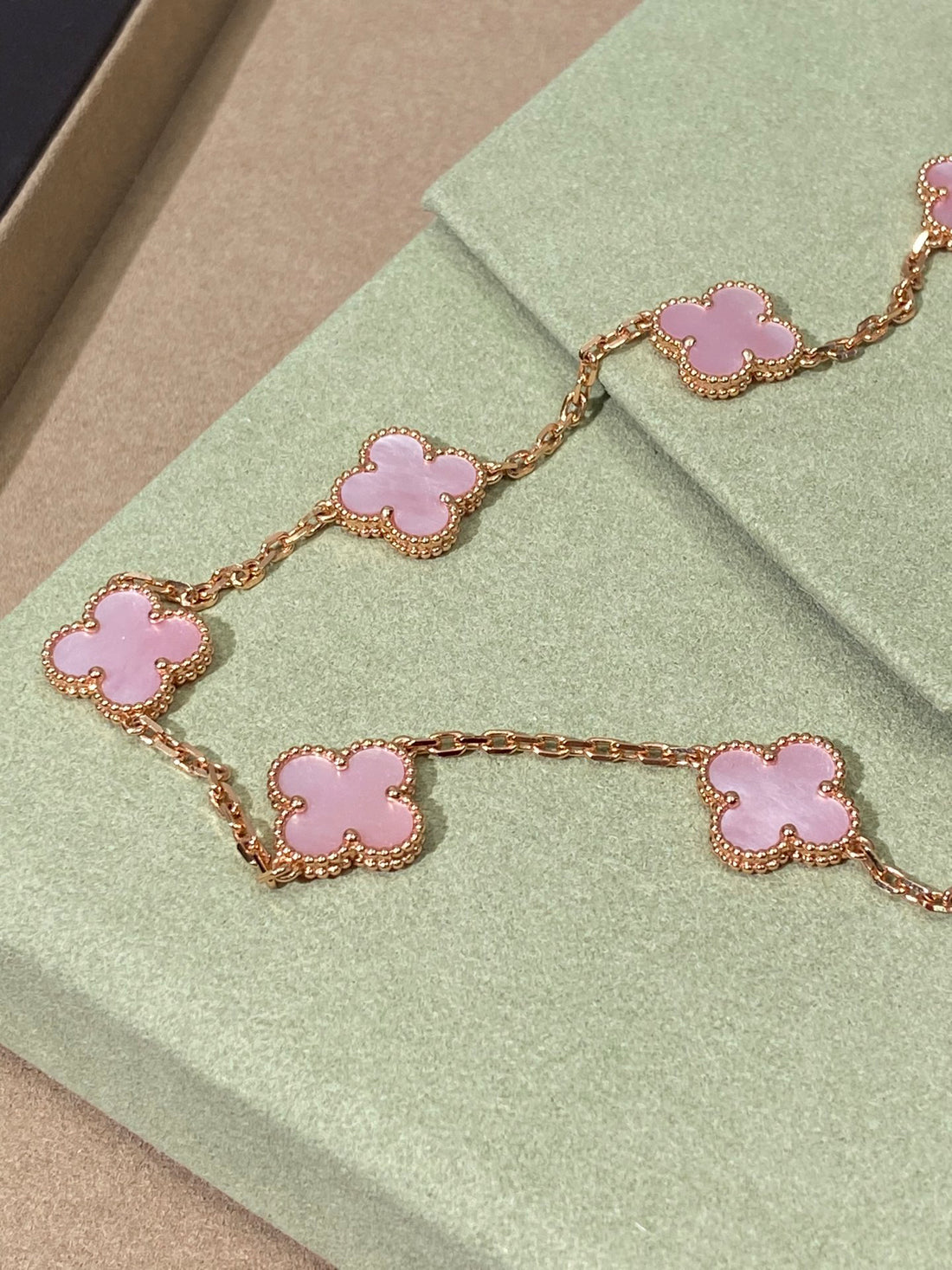 Quatrefoil Pendant Necklace, 10 Motifs, Rose Gold Tone, Malachite