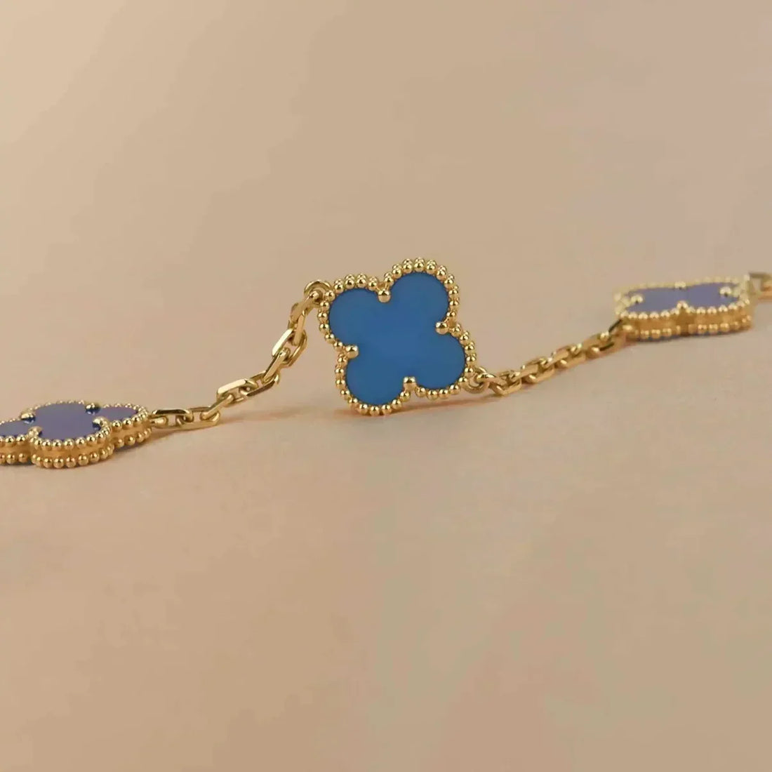 Quatrefoil 5 Motifs Bracelet, Blue Agate