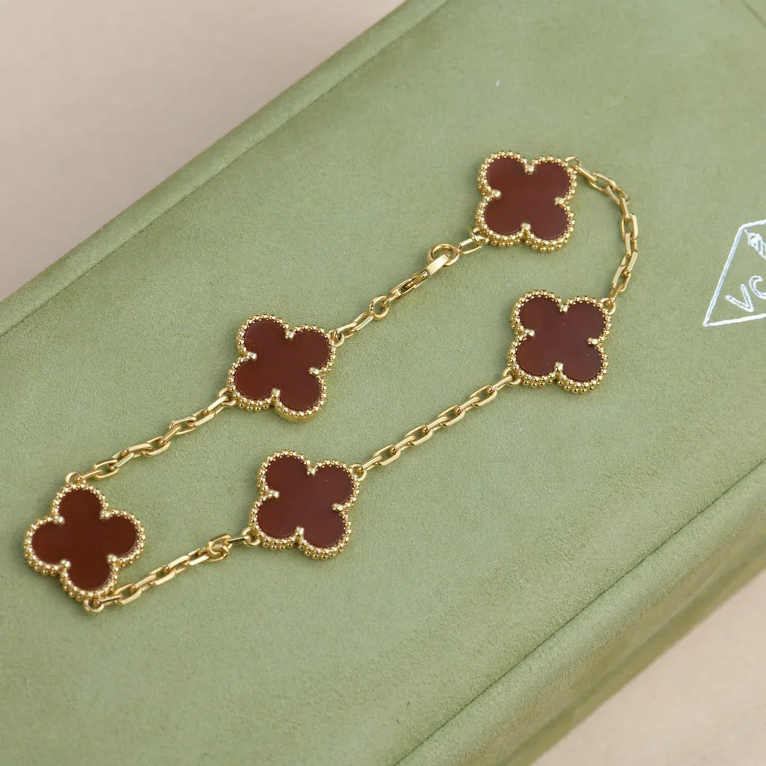 Quatrefoil 5 Motifs Bracelet, Red Carnelian