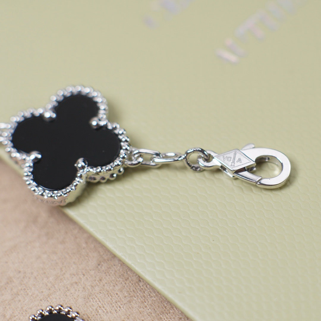 Quatrefoil 5 Motifs Bracelet, Onyx