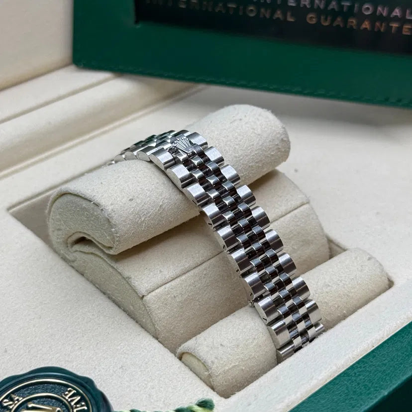 Classic Date Watch, White Gold Tone, Steel, White, 28 mm