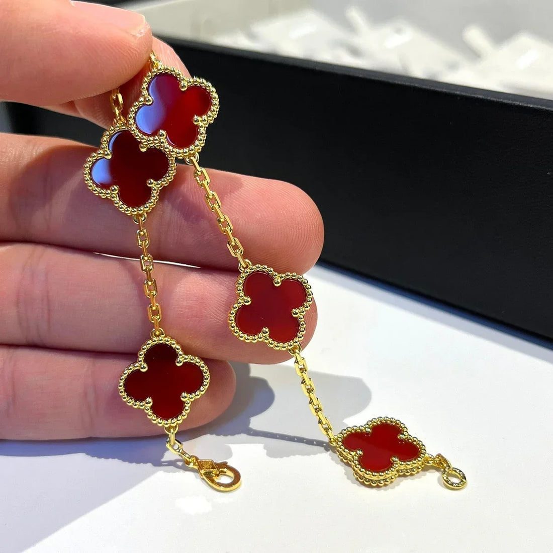 Quatrefoil 5 Motifs Bracelet, Red Carnelian