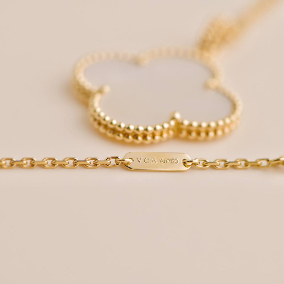 Quatrefoil Long Necklace, 1 Motifs, Yellow Gold Tone