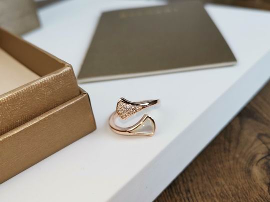 Fan-Motif Ring, Rose Gold Tone, Stone-Set, Mother-of-Pearl