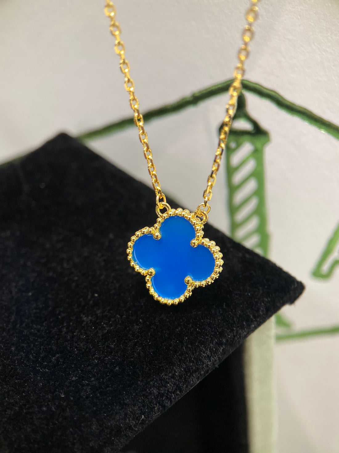 Quatrefoil Pendant Necklace, Yellow Gold Tone, Agate