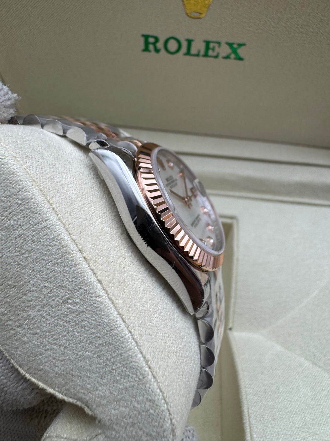 Classic Date Watch, Rose Gold Tone, Steel, 28 mm