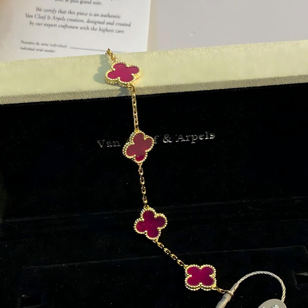 Quatrefoil 5 Motifs Bracelet, Pink Enamel