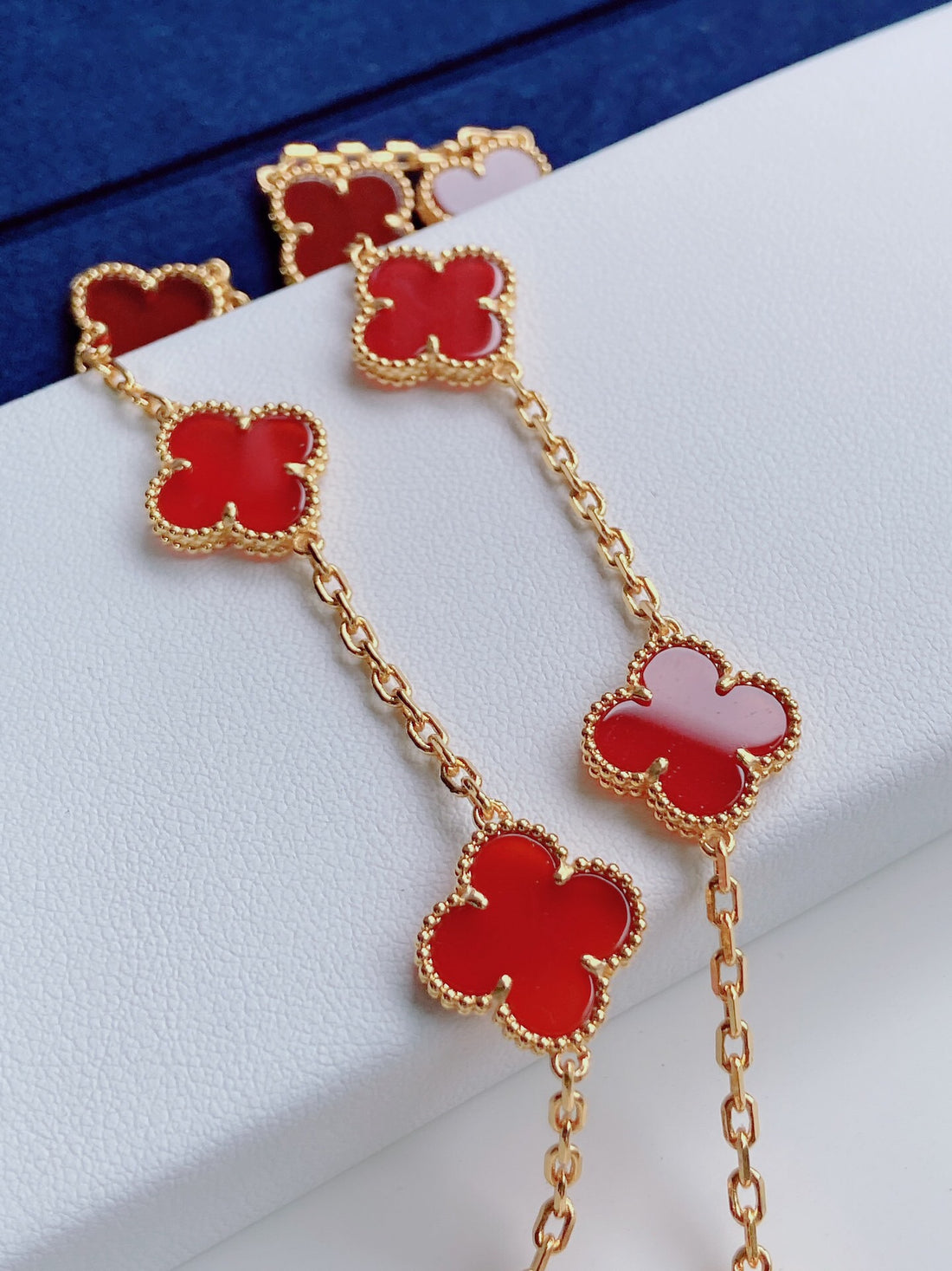 Quatrefoil Pendant Necklace, 10 Motifs, Yellow Gold Tone, Malachite