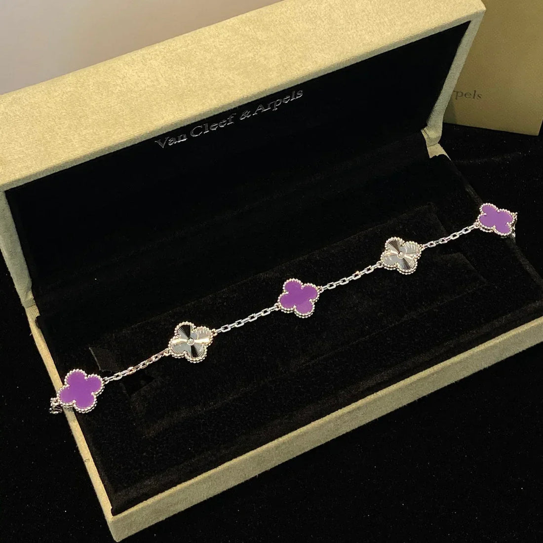 Quatrefoil 5 Motifs Bracelet, Violet