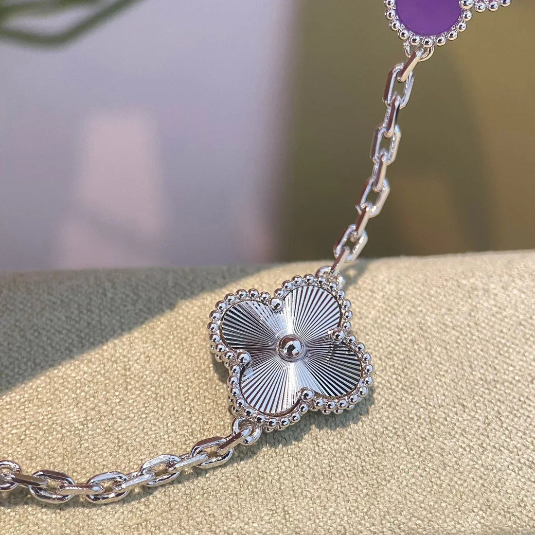Quatrefoil 5 Motifs Bracelet, Violet