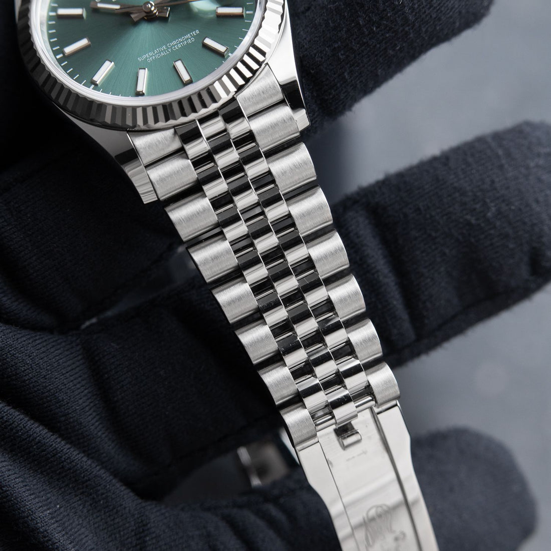 Classic Date Watch, White Gold Tone, Steel, White, 36-41 mm
