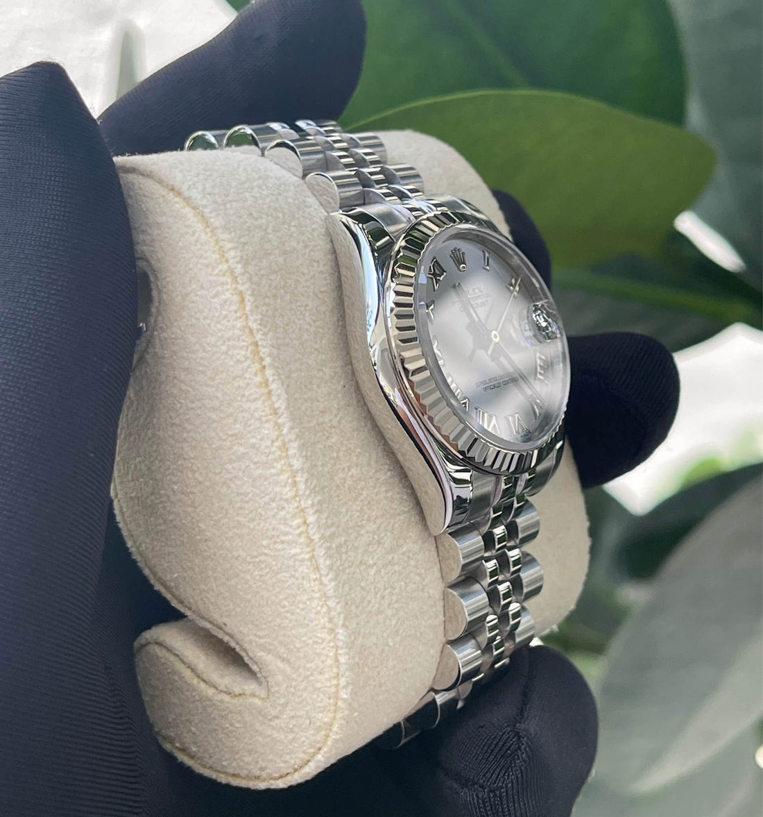 Classic Date Watch, White Gold Tone, Steel, White, 28 mm