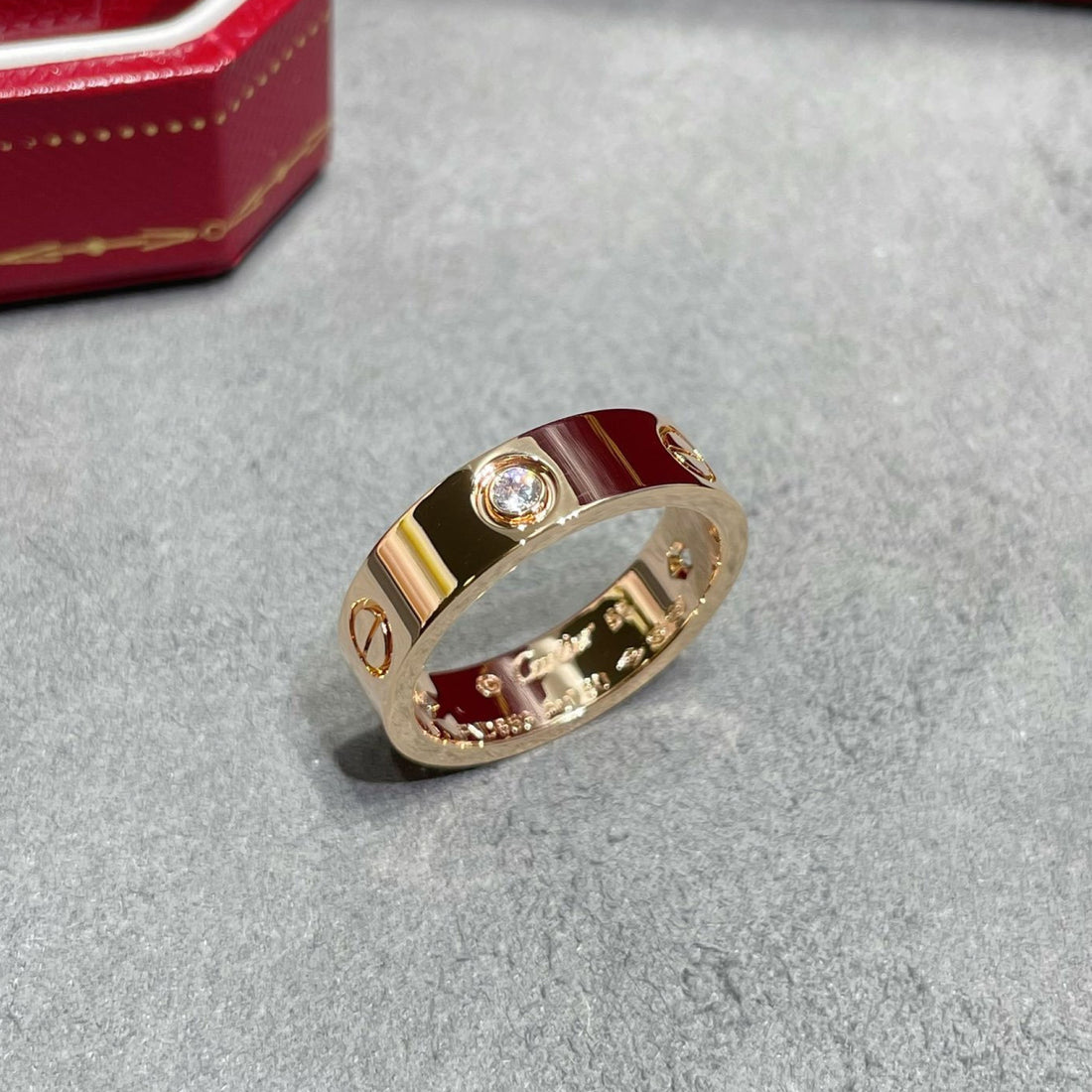 Screw-Motif Band Ring, Stone-Set, Classic Model, Yellow Gold Tone
