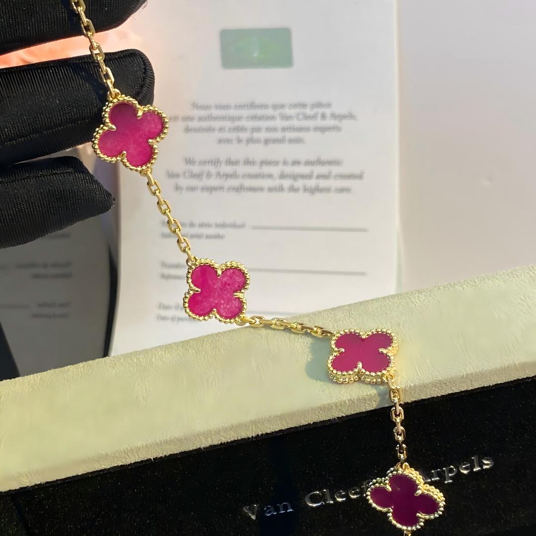 Quatrefoil 5 Motifs Bracelet, Pink Enamel