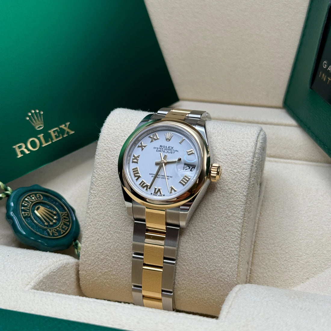Classic Date Watch, Yellow Gold Tone, Steel, 28 mm