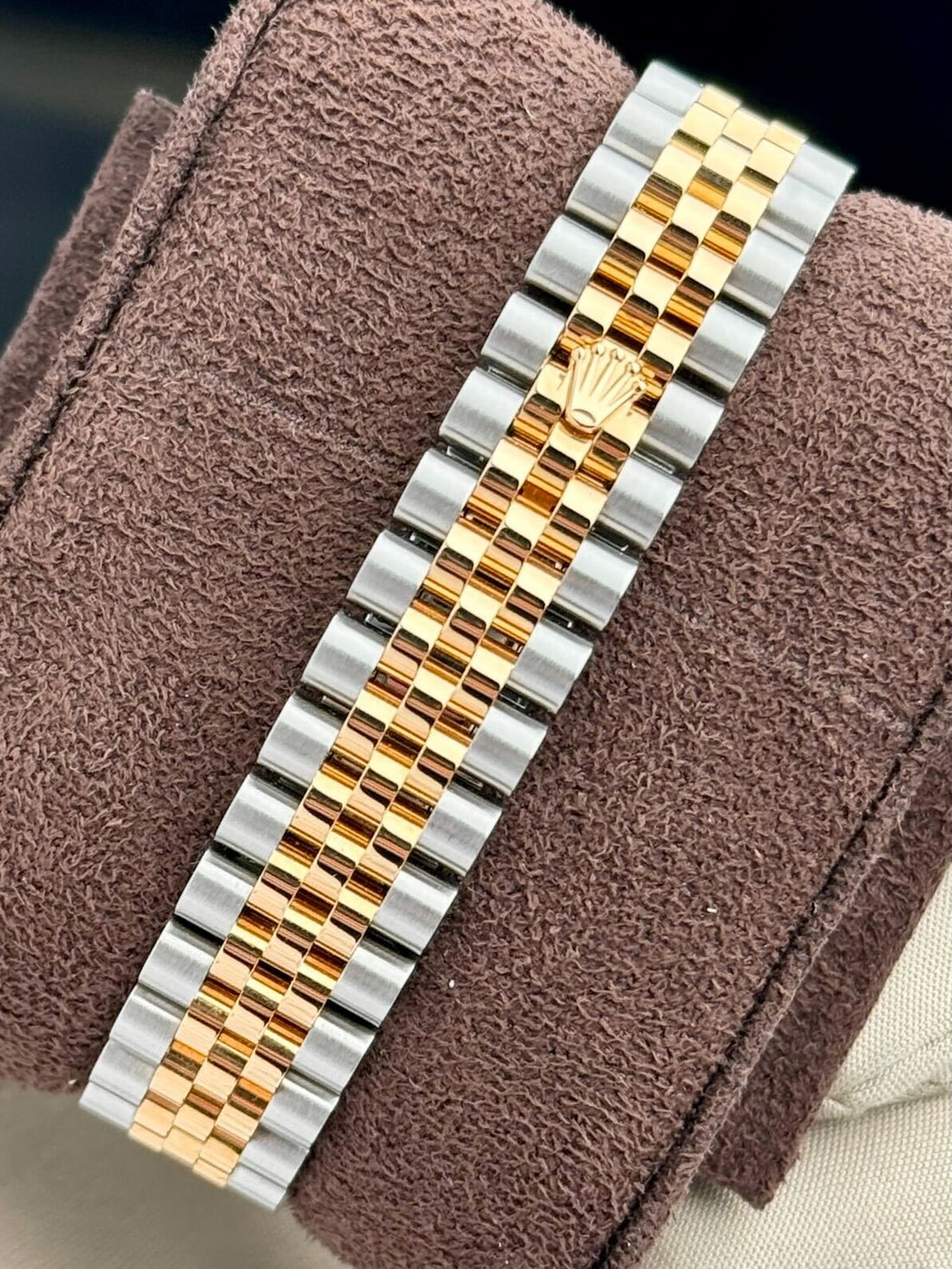 Classic Date Watch, Yellow Gold Tone, Steel, 28-31 mm