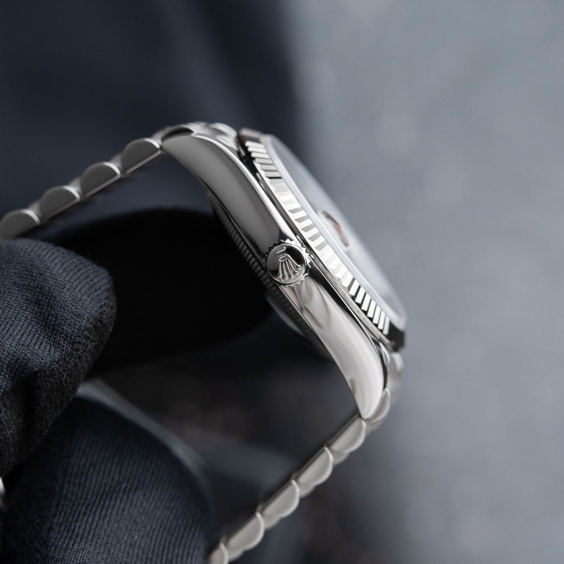 Classic Date Watch, White Gold Tone, Steel, White, 36-41 mm