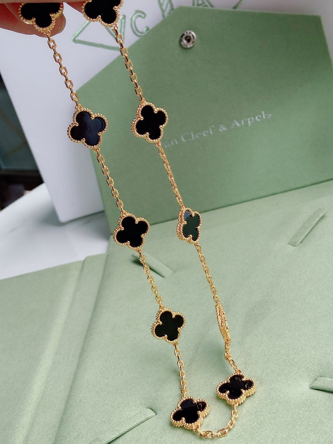 Quatrefoil Pendant Necklace, 10 Motifs, Yellow Gold Tone, Malachite