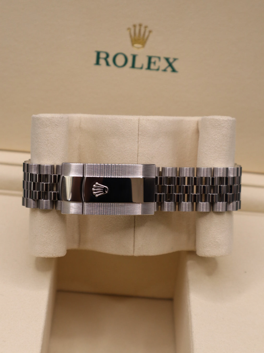 Classic Date Watch, White Gold Tone, Steel, White, 36-41 mm