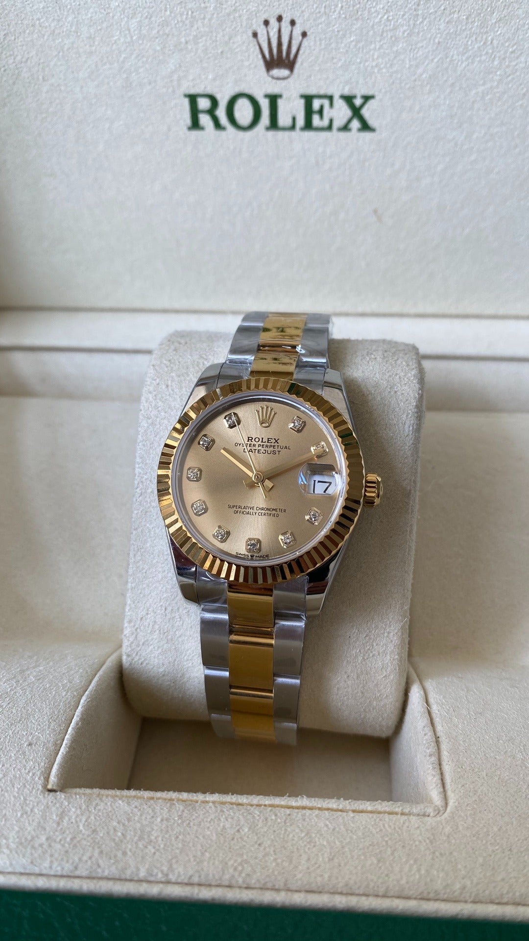 Classic Date Watch, Yellow Gold Tone, Steel, 28 mm