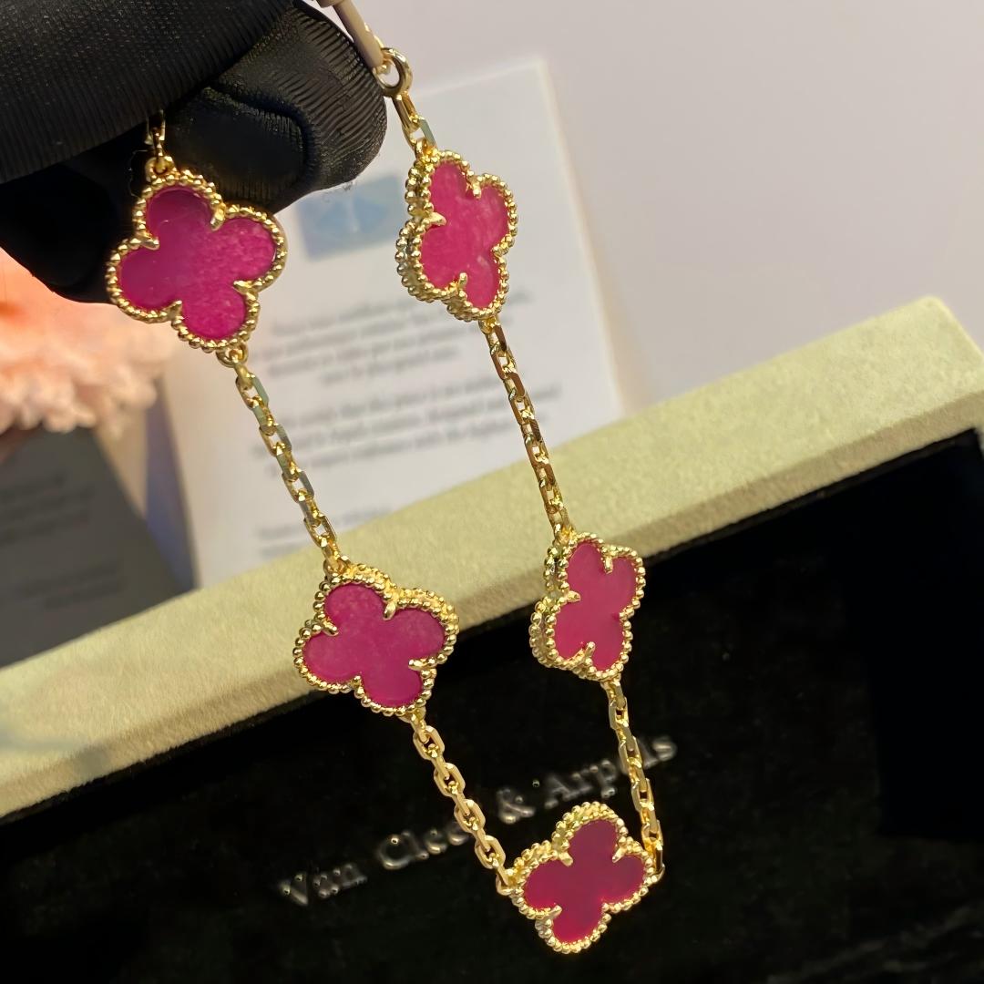 Quatrefoil 5 Motifs Bracelet, Pink Enamel