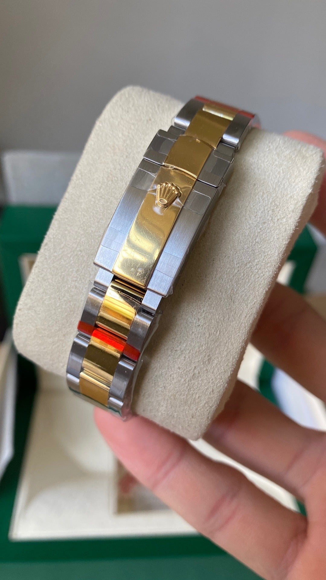 Classic Date Watch, Yellow Gold Tone, Steel, 28 mm