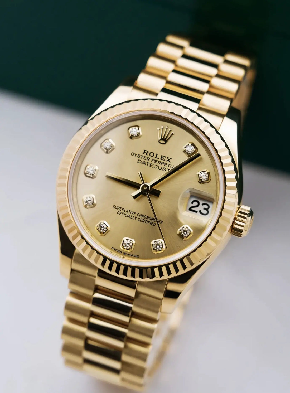 Classic Date Watch, Yellow Gold Tone, Steel, 28 mm