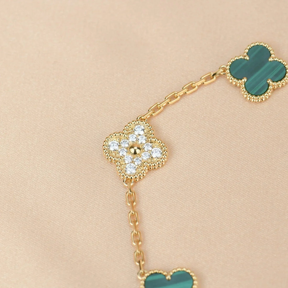 Quatrefoil 5 Motifs Bracelet, Malachite