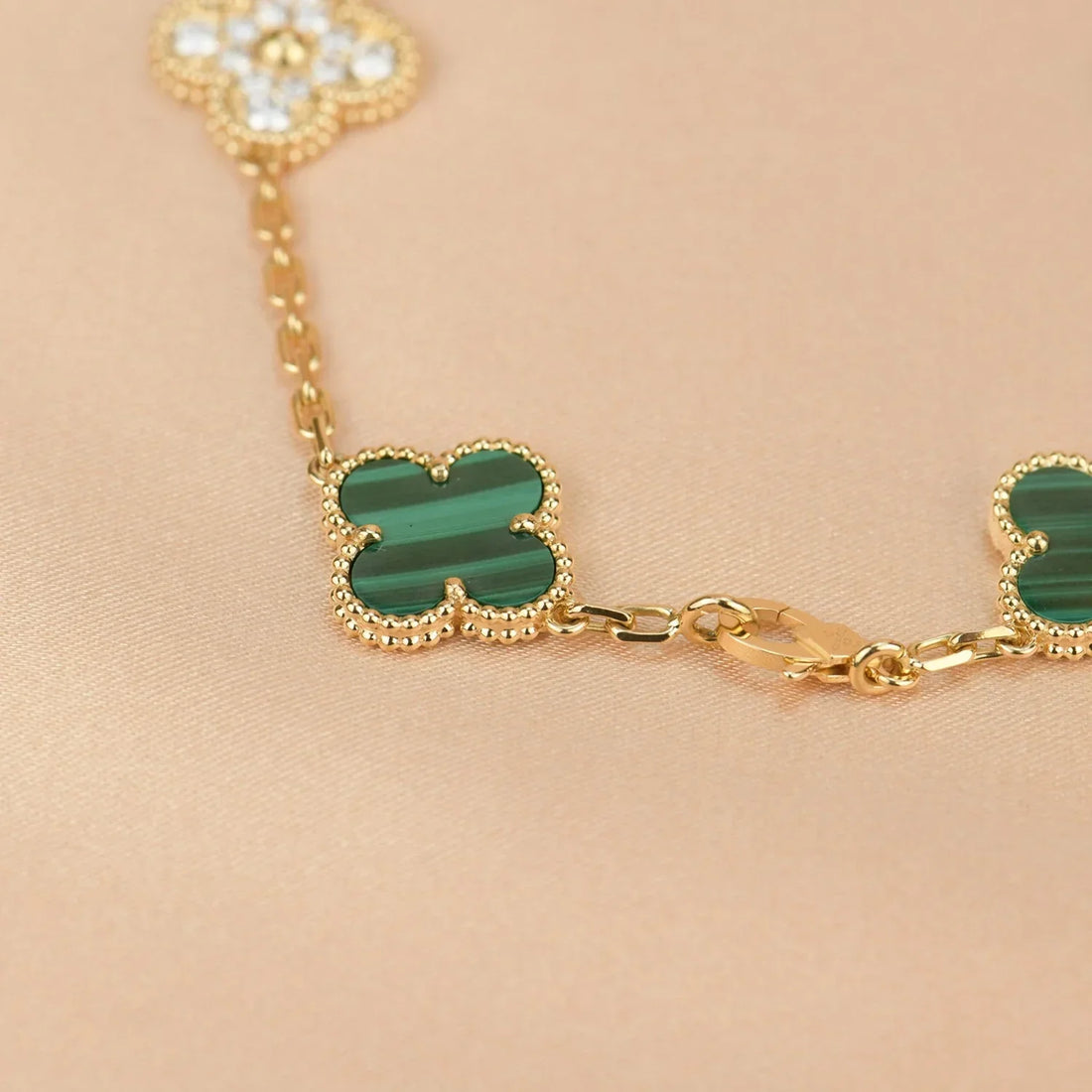 Quatrefoil 5 Motifs Bracelet, Malachite