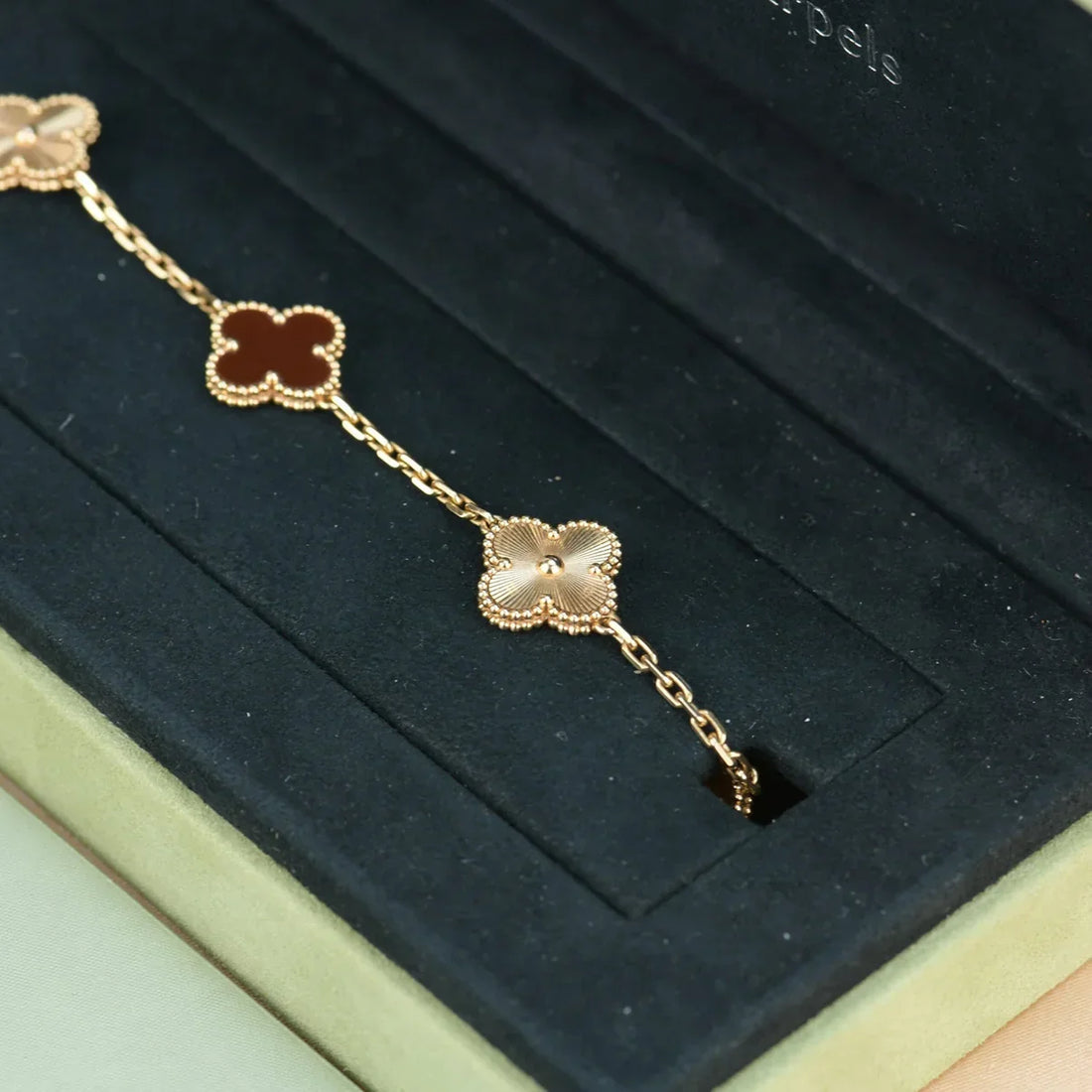 Quatrefoil 5 Motifs Bracelet, Red Carnelian