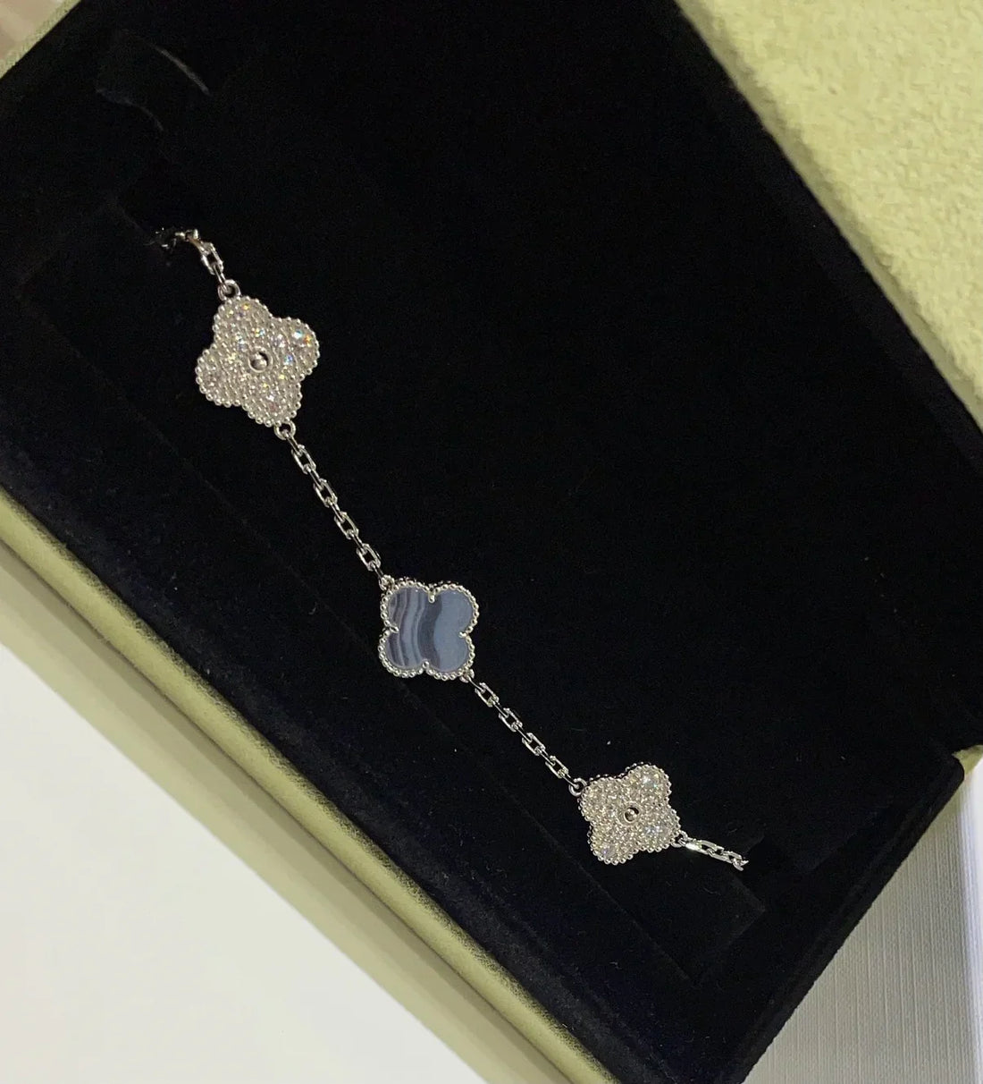 Quatrefoil 5 Motifs Bracelet, Purple Chalcedony