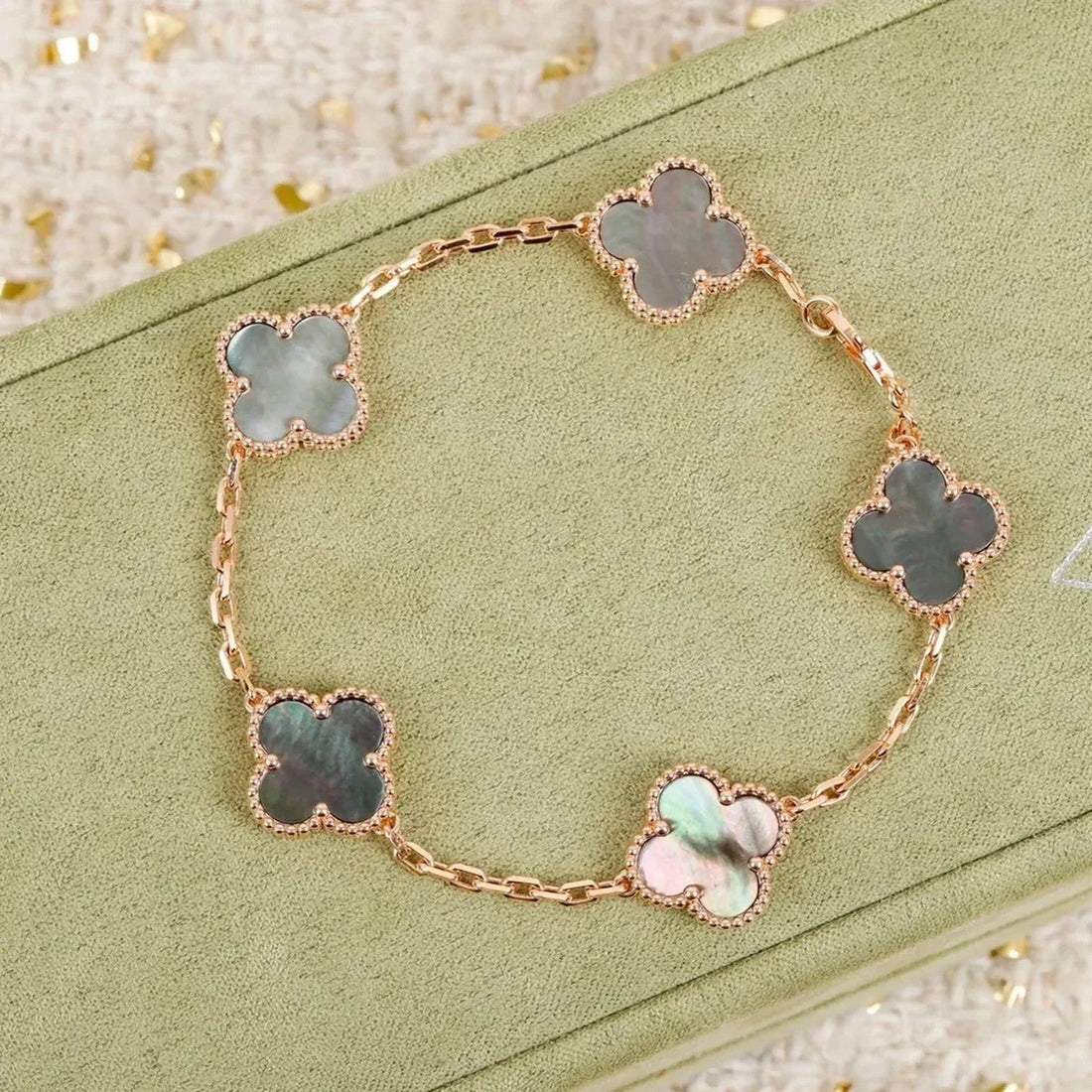 Quatrefoil 5 Motifs Bracelet, Gray Mother of Pearl