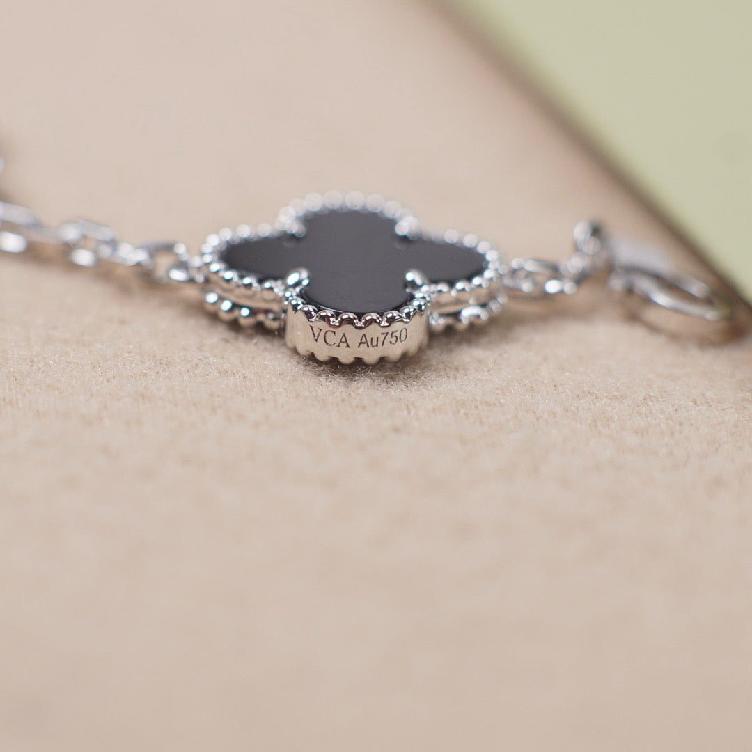 Quatrefoil 5 Motifs Bracelet, Onyx