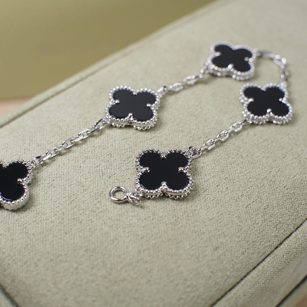 Quatrefoil 5 Motifs Bracelet, Onyx